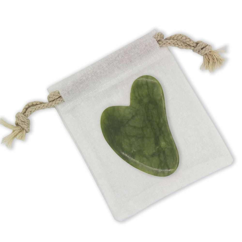 Gua Sha en pierre de jade vert + housse