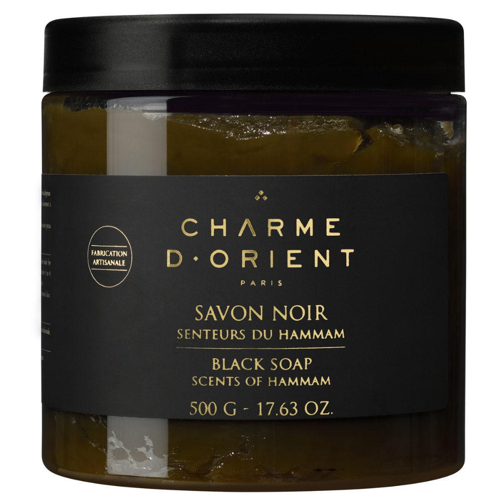 Utiliser le savon noir à l'huile d'olive pour le gommage du corps